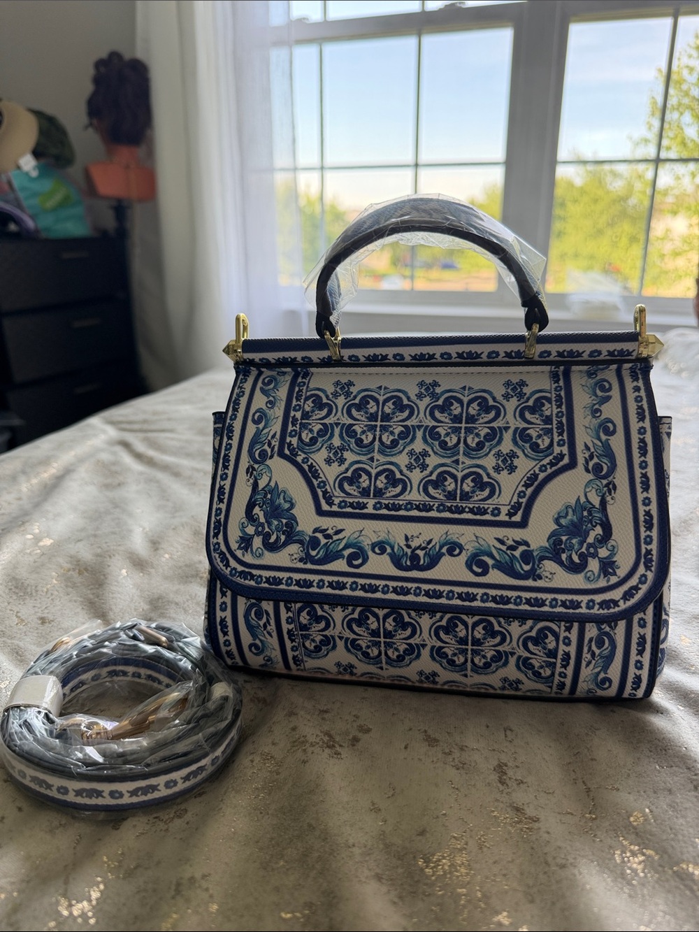 Small Blue and White Floral Pattern Top-Handle Women’s Bag